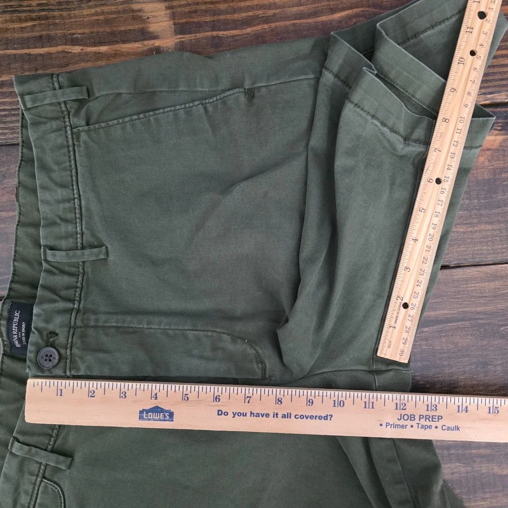 Banana Republic Lived-In Men's Chino Shorts Size 38 / 8
